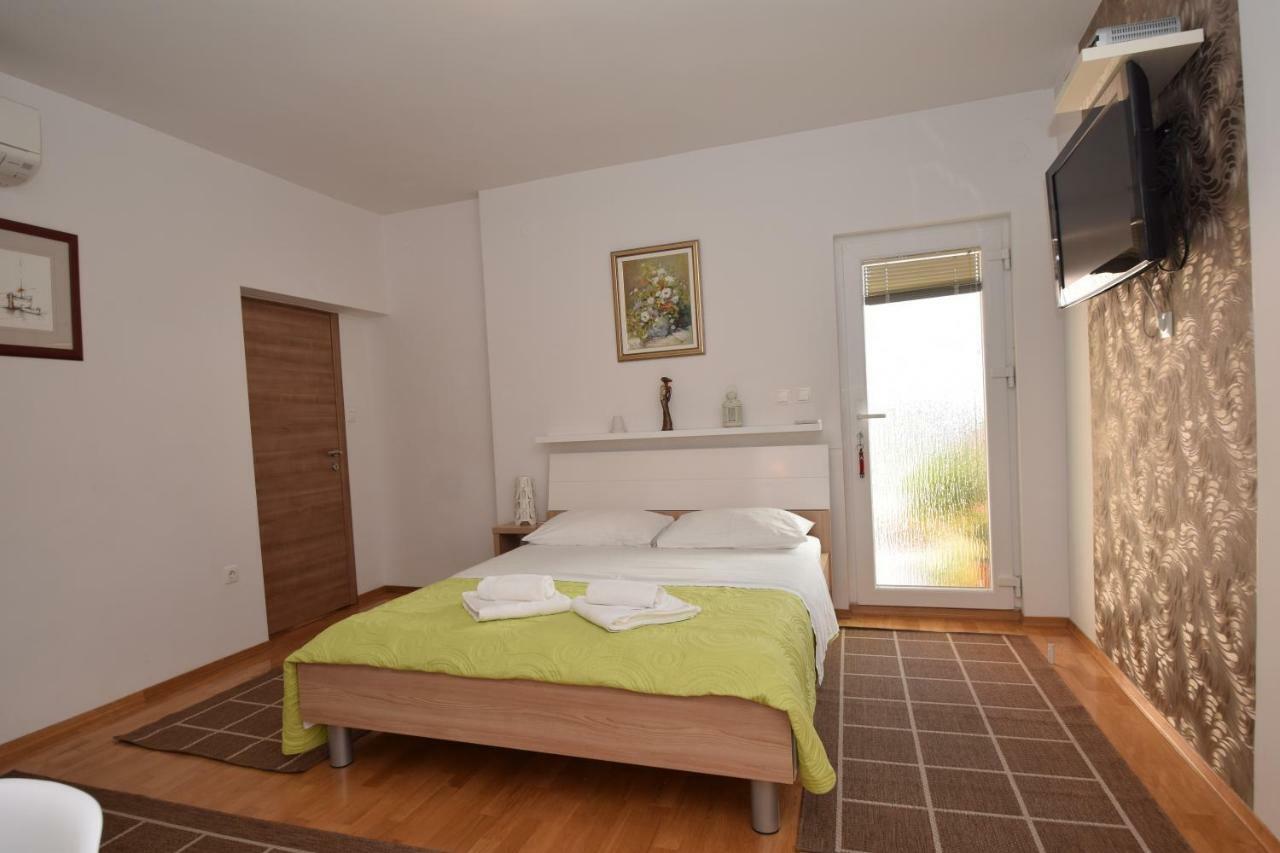 Apartment Smokrovic Стариград-Пакленица Екстериор снимка