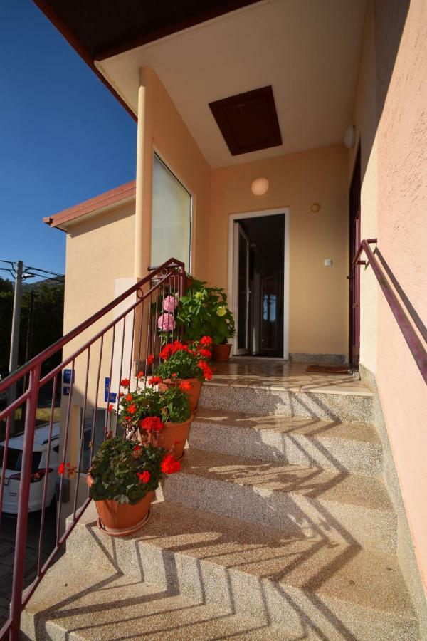 Apartment Smokrovic Стариград-Пакленица Екстериор снимка